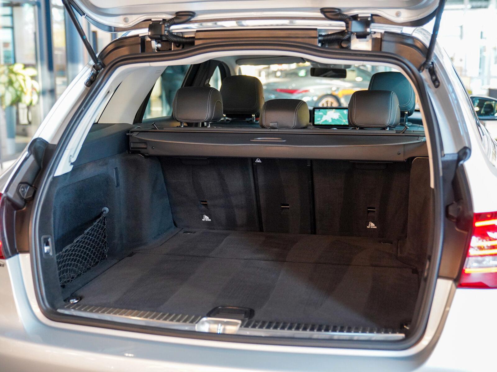 Mercedes-Benz C 180 T AVANTGARDE CarPlay Ambientebeleuchtung