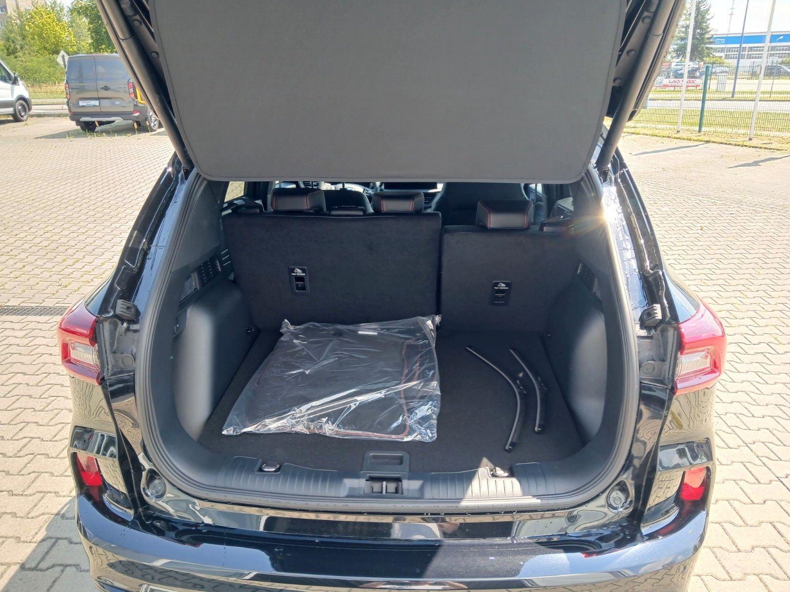 Fahrzeugabbildung Ford Kuga Hybrid ST-Line X