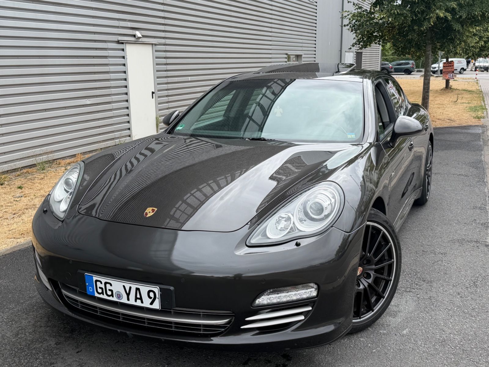 Porsche Panamera - 1