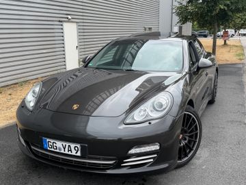 Porsche Panamera - 1