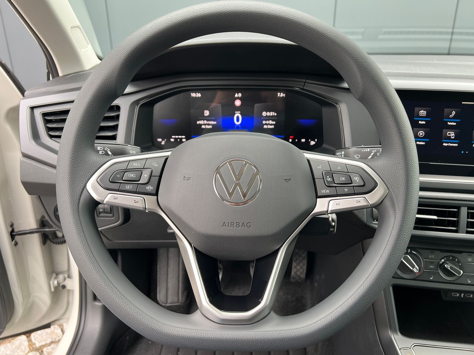 Fahrzeugabbildung Volkswagen Polo 1.0 MPI *LED, Klima, Sitzhzg., AppConnect,