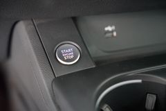 AUDI A4 Limousine 40 TFSI quattro advanced | AHK AUDI A4 Limousine 40 TFSI quattro advanced | AHK