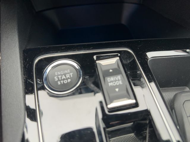 Foto Nummer 17: PEUGEOT 3008