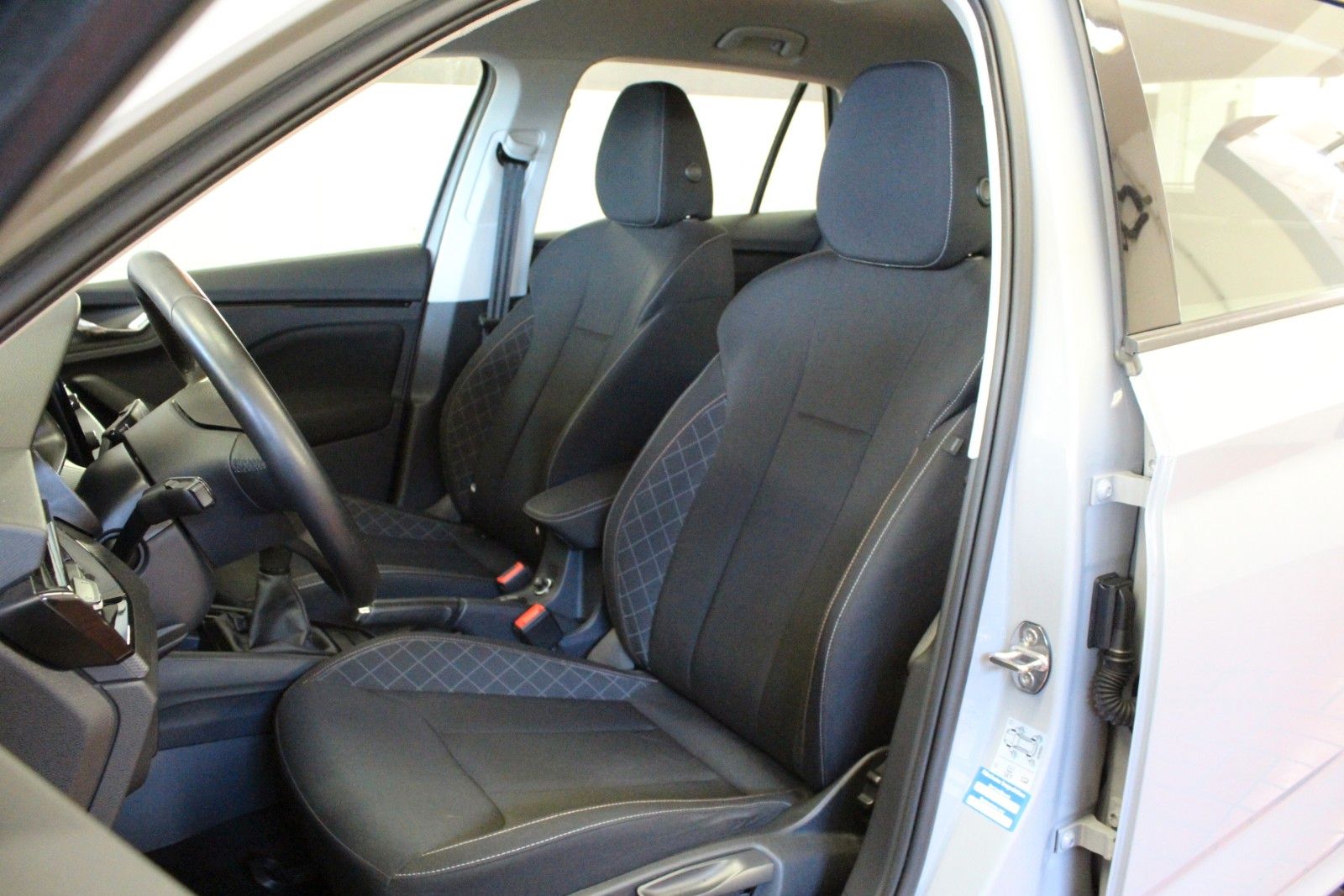 Fahrzeugabbildung SKODA Kamiq 1.0 TSI 85kW Ambition *Winterräder Alu*