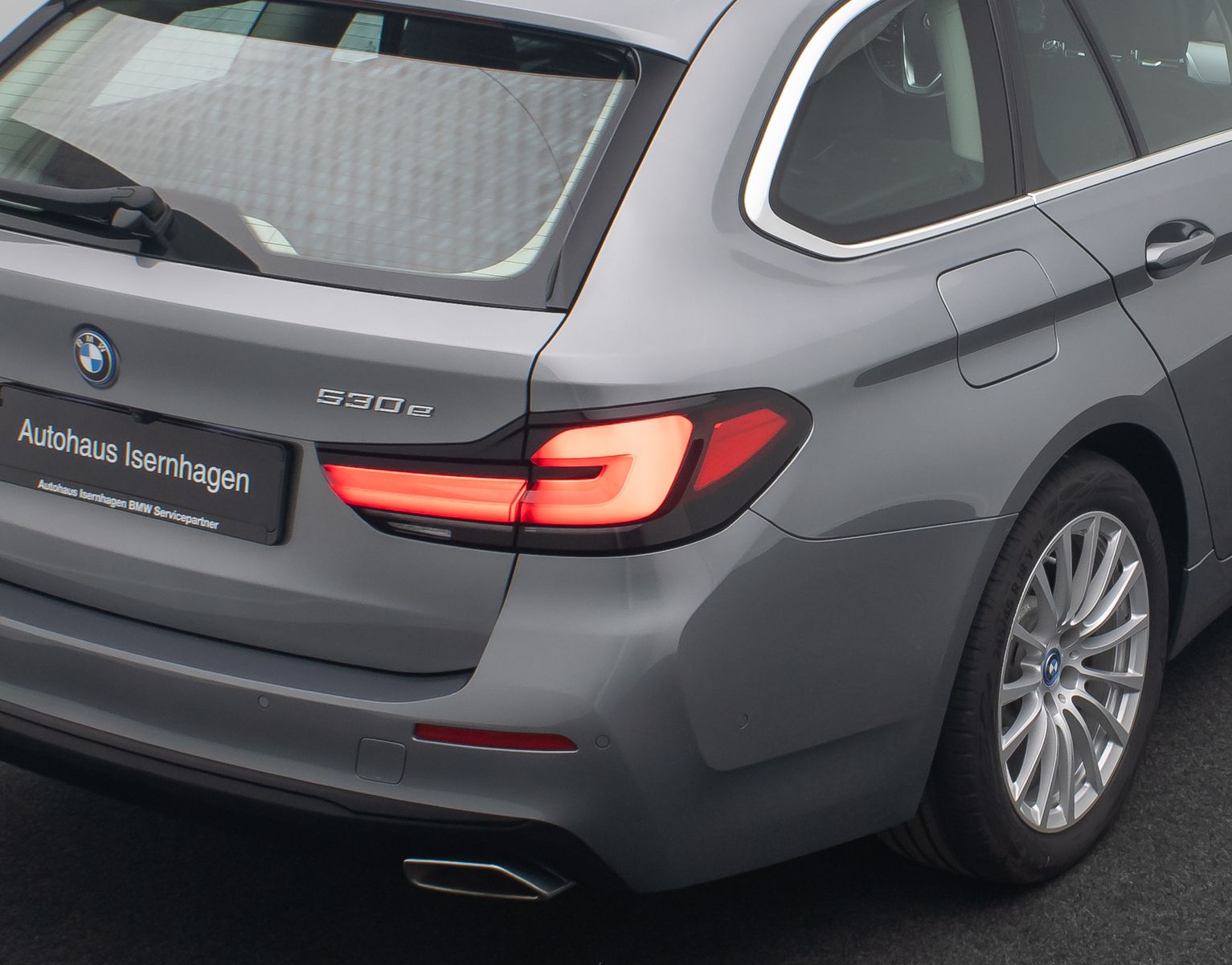 Fahrzeugabbildung BMW 530e xD  Kamera Laser HUD DAB H/K Komfort Alarm