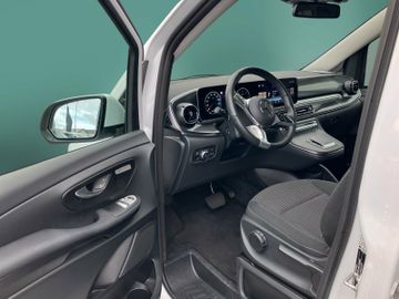Mercedes V 220 - 12