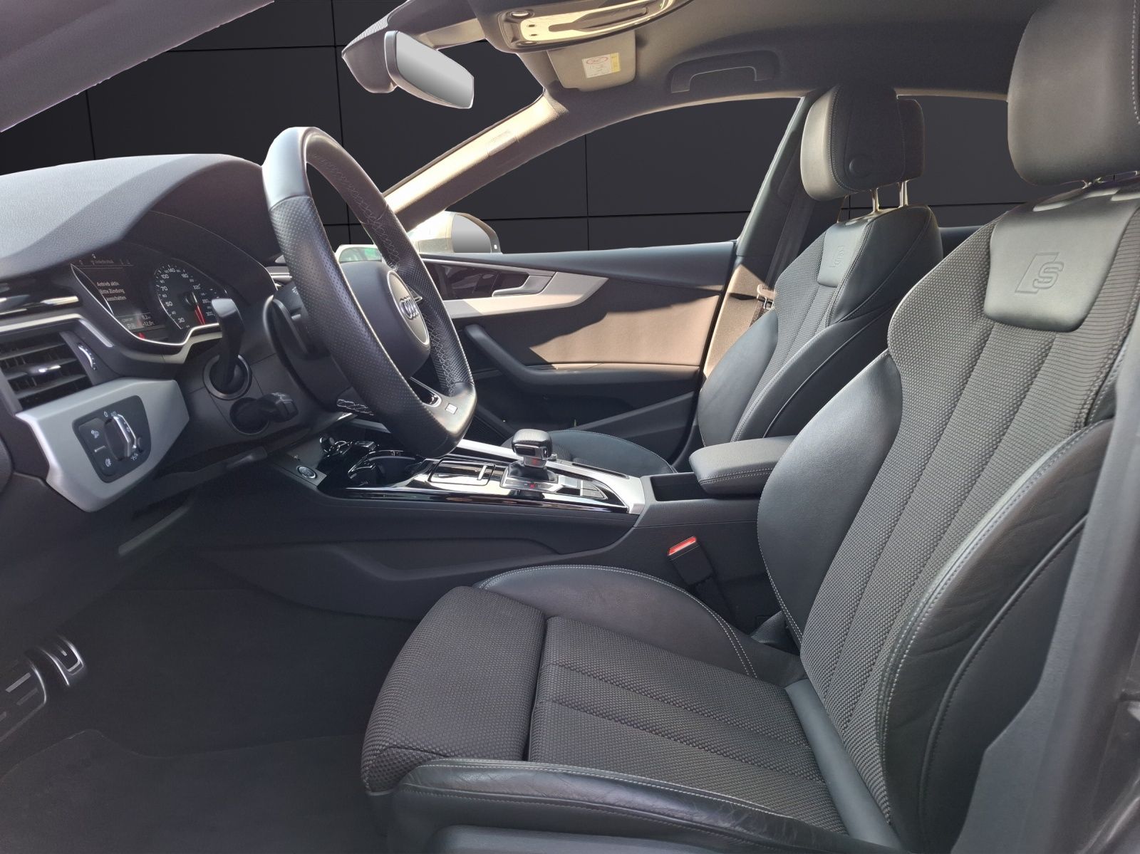 Fahrzeugabbildung Audi A5 Sportback 45 TFSI S-line S-tronic quattro Sta