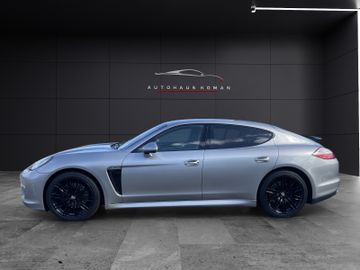 Porsche Panamera - 4