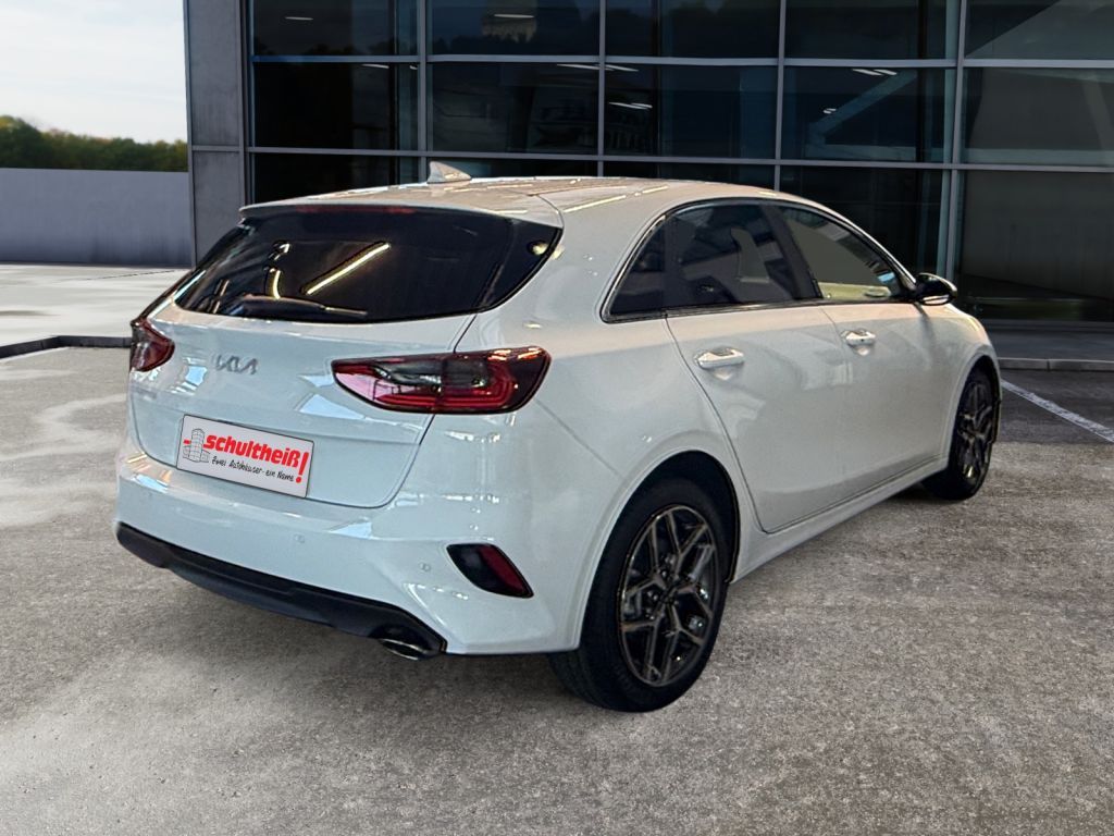 Fahrzeugabbildung Kia Ceed 1.5 T-GDI (48V Mild-Hybrid) DCT7 Ultimate E