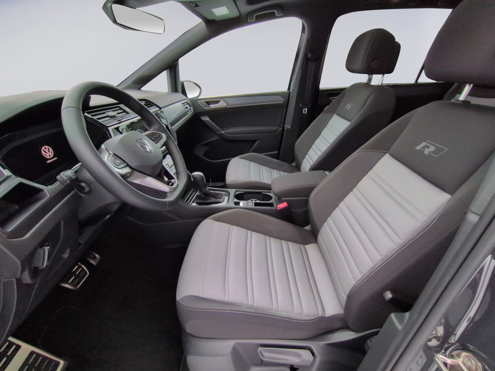 Touran 2.0 TDI DSG R Line 7Sitze+AHK+PANO+MATRIX