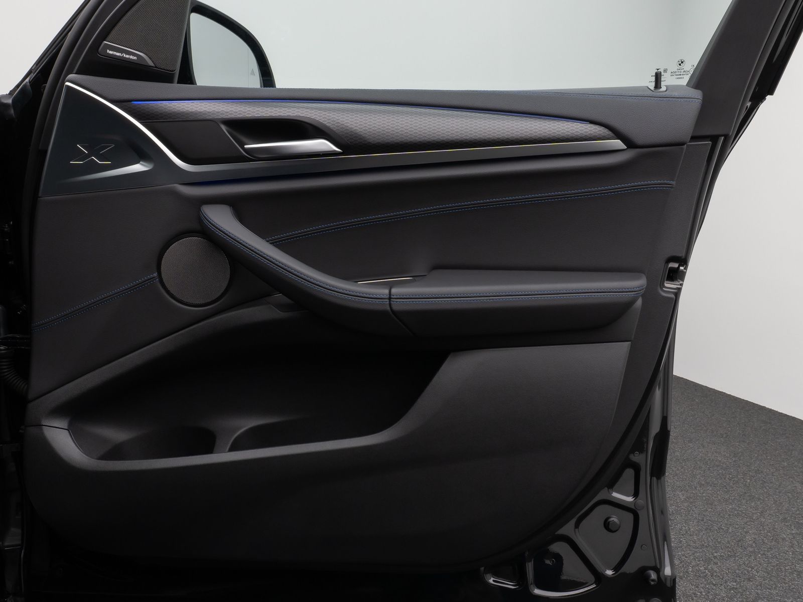 Fahrzeugabbildung BMW X3 M40i Panorama Laser 360°HUD DAB H/K Komfort