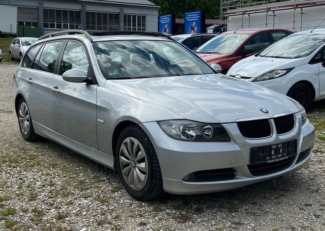 BMW 320i/AUTOMATIK/LEDER/NAVI/PANORAMA/SITZHEIZUNG/