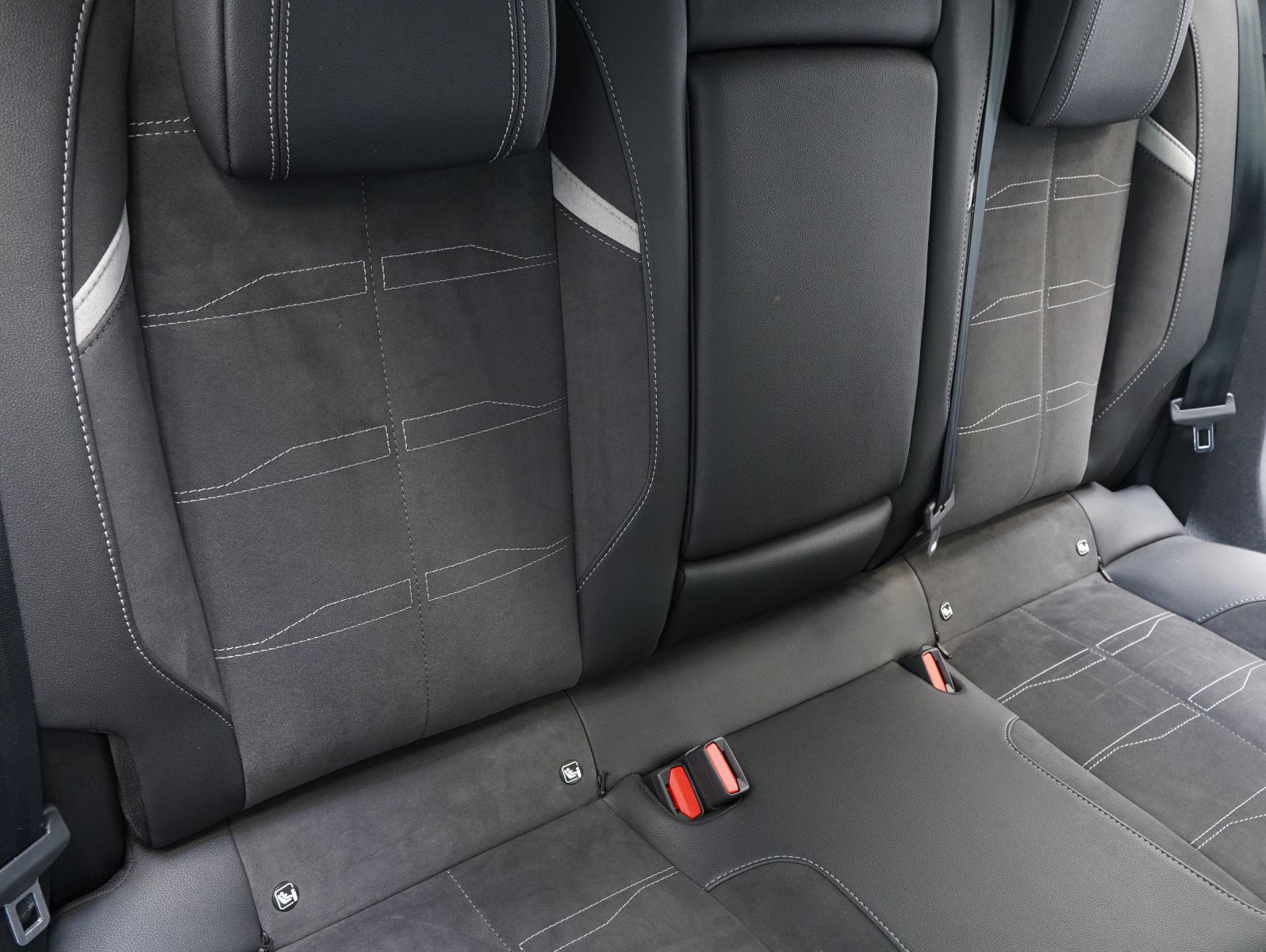 Fahrzeugabbildung Opel Astra L 1.5 Diesel Sports Tourer GS Line PANO