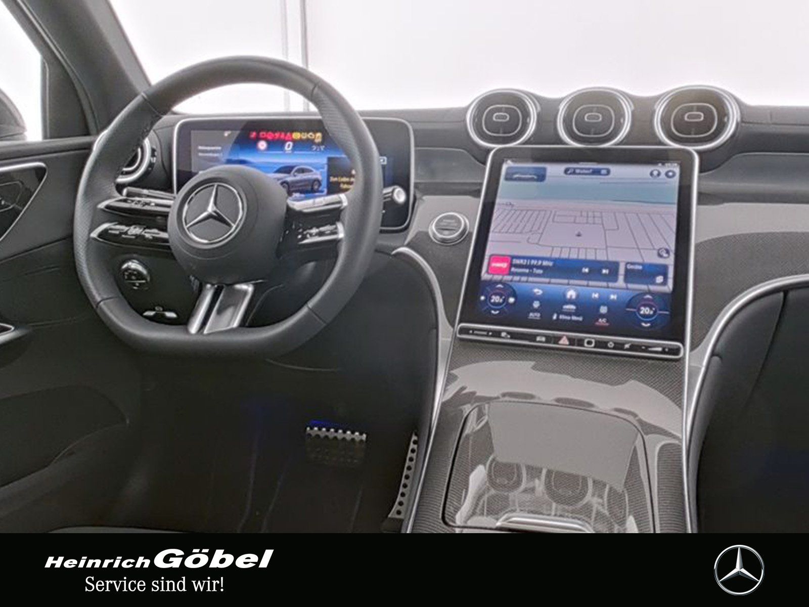 Fahrzeugabbildung Mercedes-Benz GLC 300 4M AMG+PANO+AHK+NIGHT+MEMORY+CARPLAY