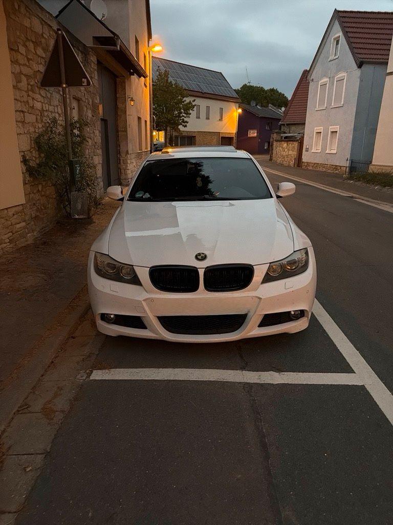 BMW 330 2009 — engine 272 HP (200kW)