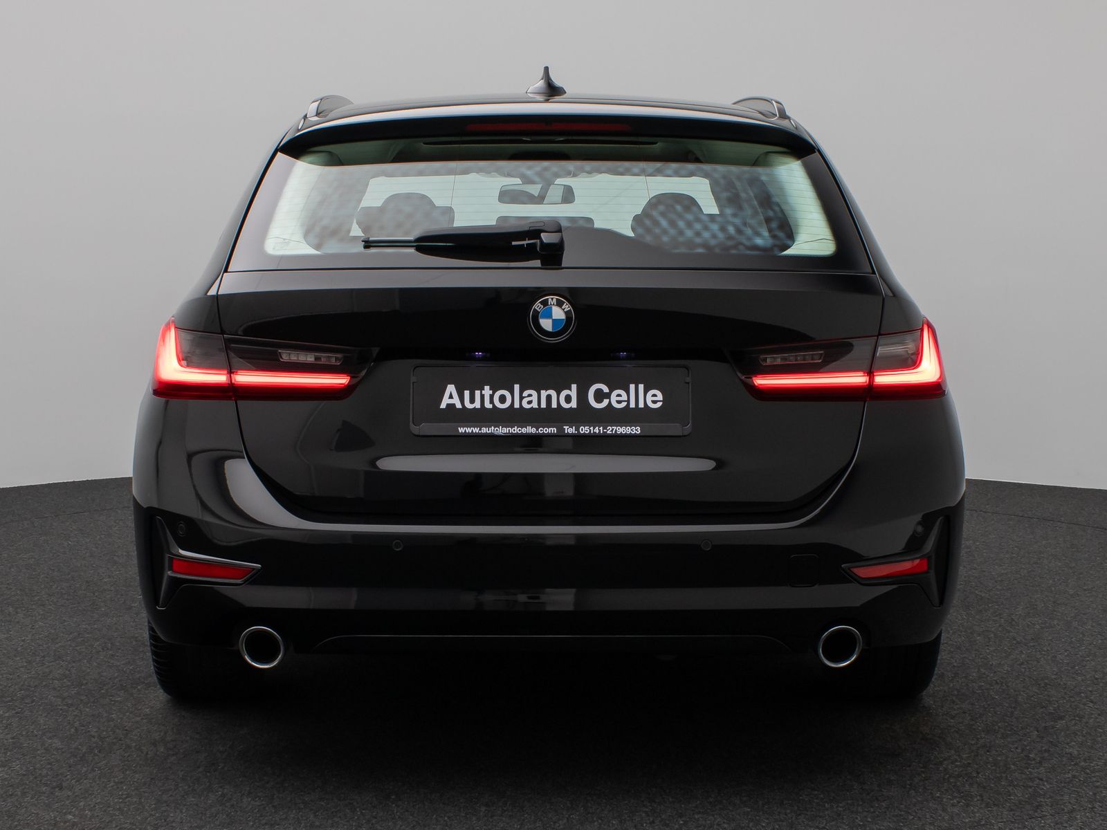 Fahrzeugabbildung BMW 320d  Sport Line Panorama HUD DAB Lordos LED PDC