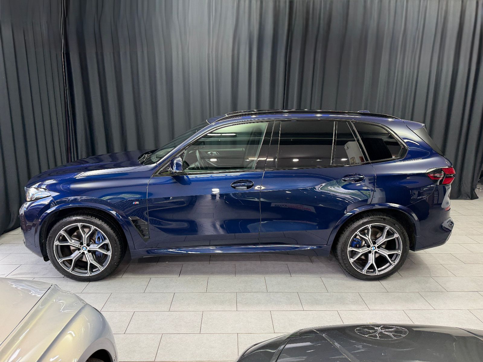 Fahrzeugabbildung BMW X5 40 d xDrive M SPORT PRO|PANO|M-SITZE|INDIVID