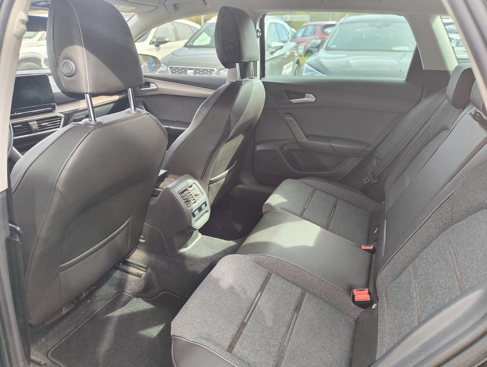 Fahrzeugabbildung SEAT Leon Sportstourer Xcellence 2.0 TDI DSG
