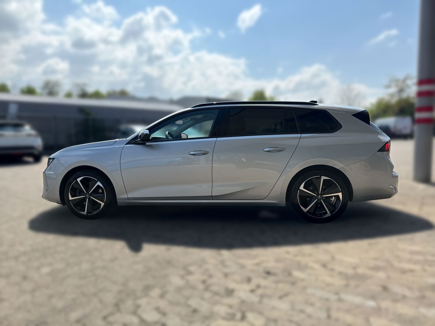 Fahrzeugabbildung Opel Astra ASTRA 1.5CDTi Bus. Elegance Sports Tourer