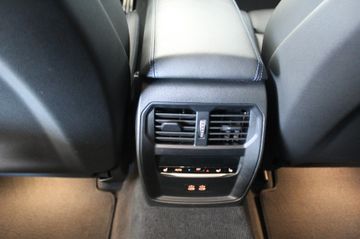 Fahrzeugabbildung BMW M440 i xDrive Gran Coupe M Sitze 19" Laser