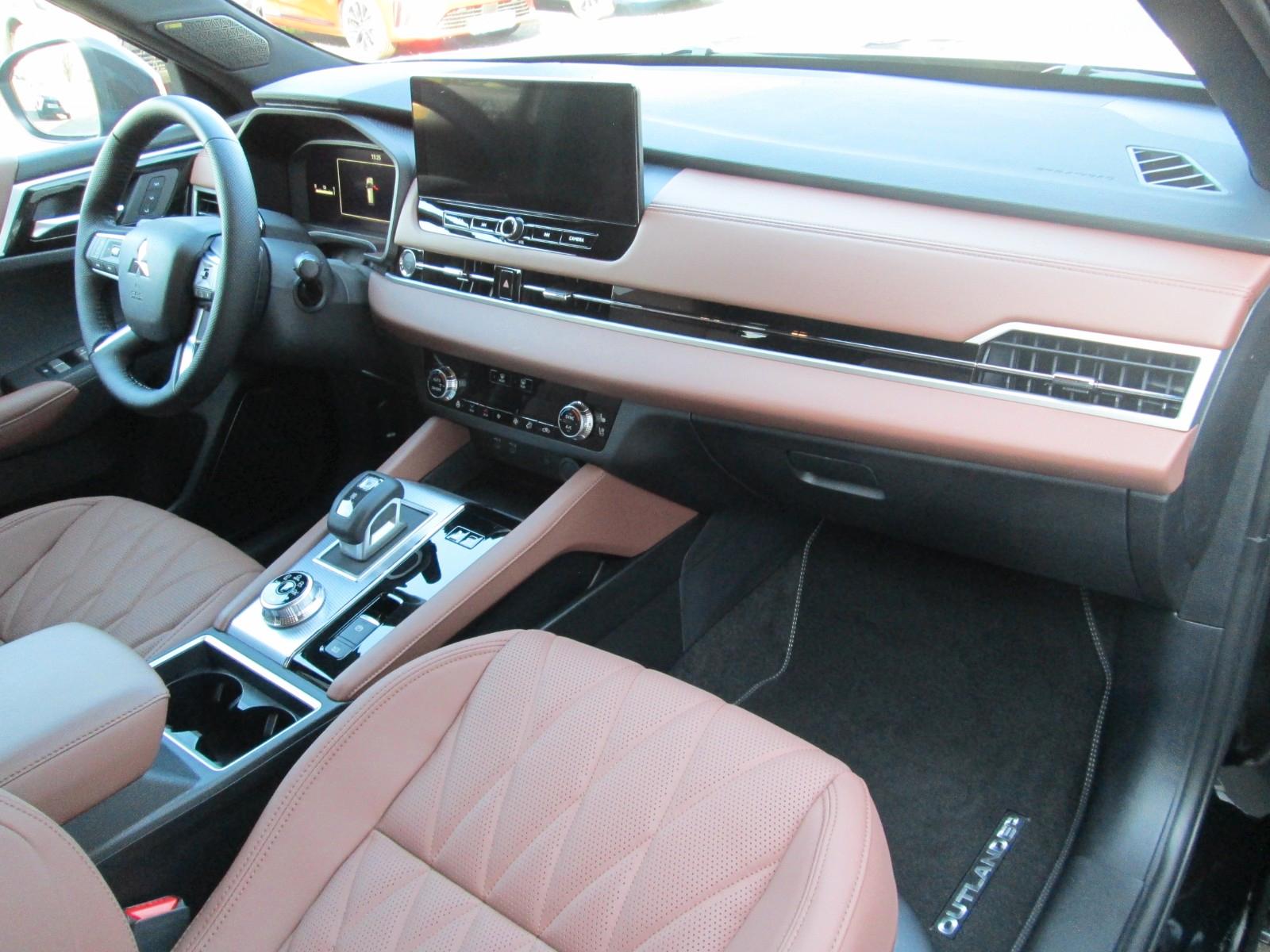 Mitsubishi Outlander 2.4 PHEV  Top Luxury