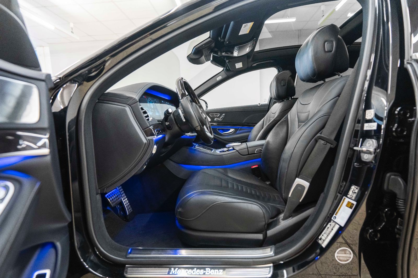 Fahrzeugabbildung Mercedes-Benz S 560 BURMESTER MASSAGE LED HUD 360° LUFT PANO