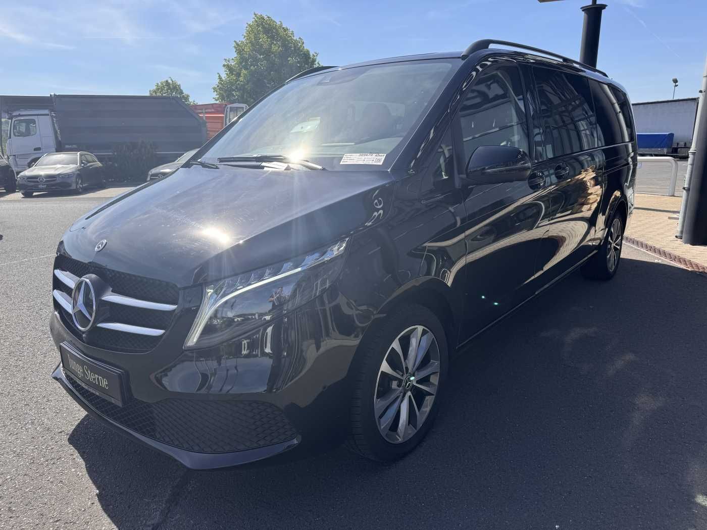 Fahrzeugabbildung Mercedes-Benz V 300 d AVA Extralang AIRMATIC Standheiz 360Kam
