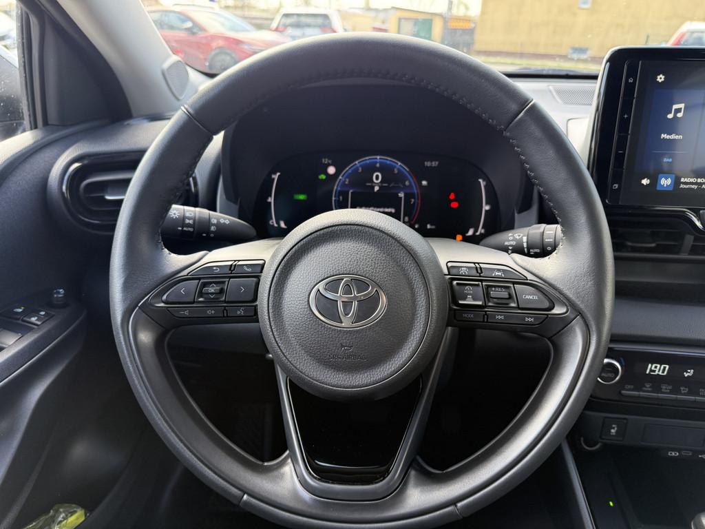 Toyota Yaris 1.5 Hybrid Team Deutschland