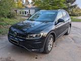 Volkswagen Tiguan 2.0 TDI 4x4 OFFR./Highl. AHK, PANO, ALCAN - VW Tiguan Gebrauchtwagen in Nürnberg