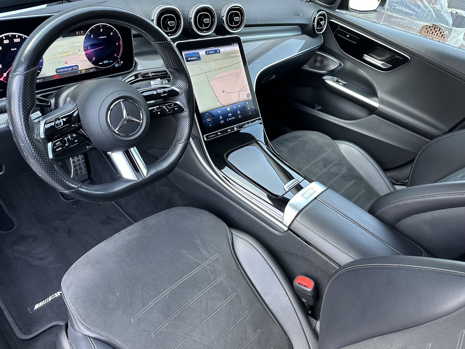 Fahrzeugabbildung Mercedes-Benz C 300d T AMG-Line NAV+LED+AHK+HUD+BURMESTER+KAM
