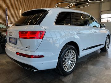 Audi Q7 3.0 TDI quattro *7SITZER*2.HAND*BI-XENON*AHK*