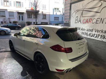 Porsche Cayenne - 6