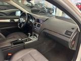 Mercedes-Benz C 180 CGI BlueEfficiency - Mercedes-Benz C 180: Cgi Blueefficiency
