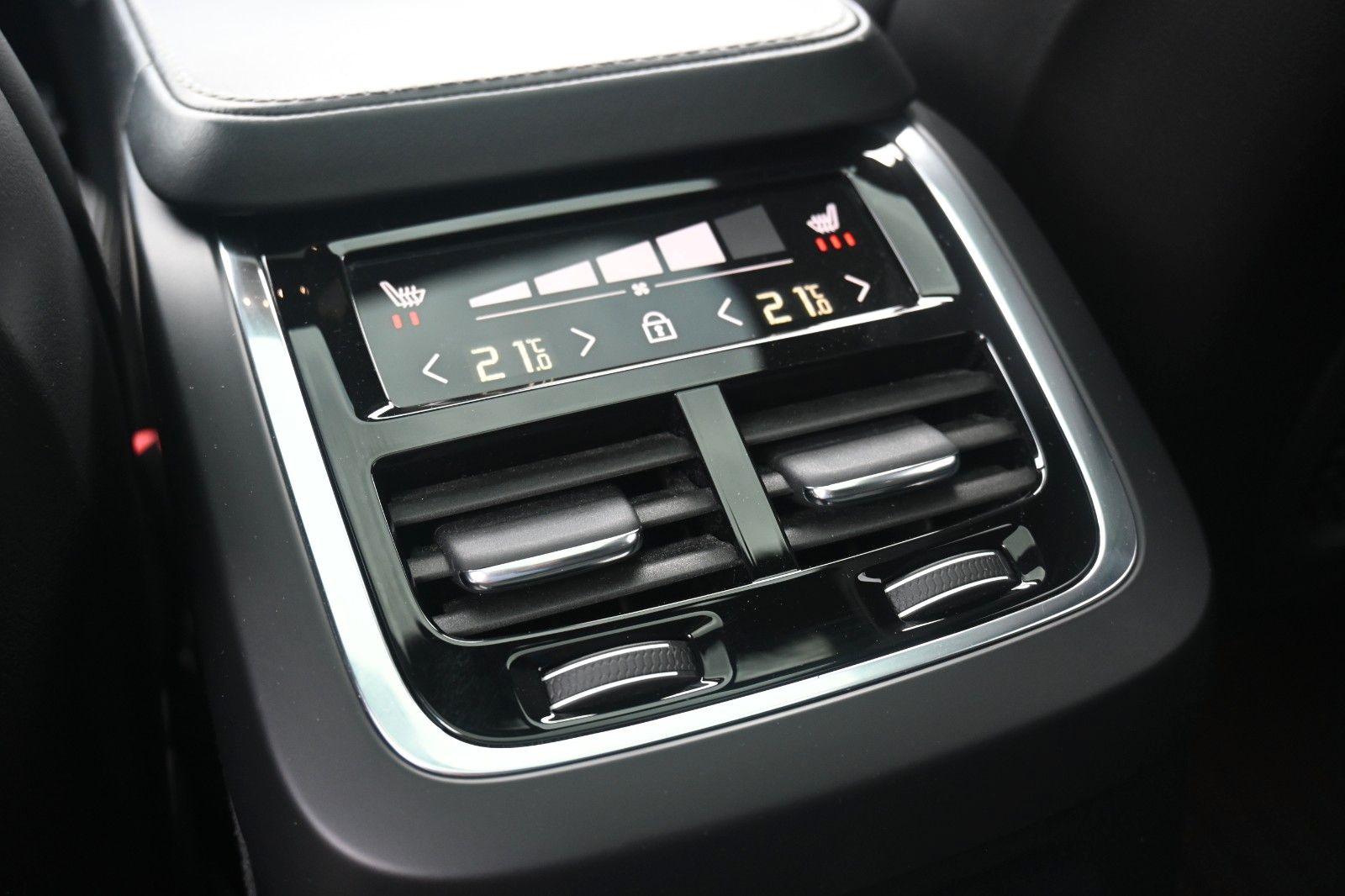 Fahrzeugabbildung Volvo XC90 R Design Plug-In Hybrid AWD*Luft*PANO*360