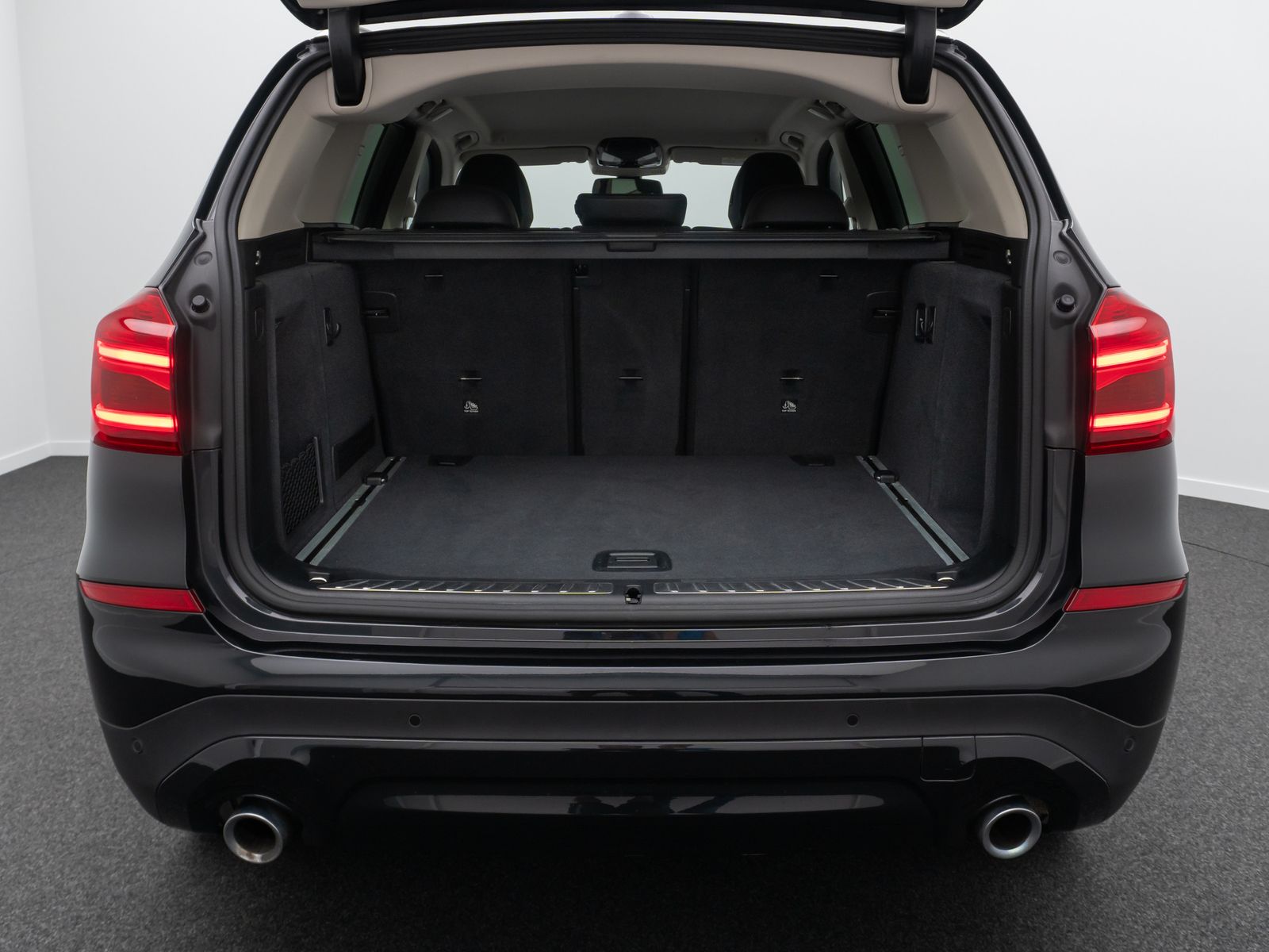 Fahrzeugabbildung BMW X3 xD30d Kamera HUD HiFi DisplKey Komfort 20Zoll