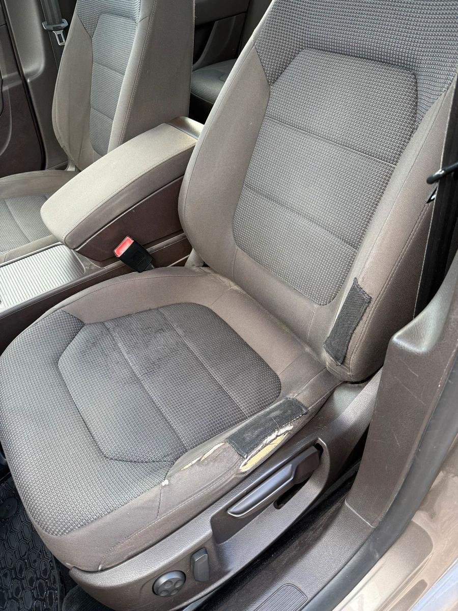 Volkswagen Passat 2011 — photo 9