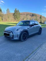 MINI Cooper Essential Trim Steptronic Essential Trim