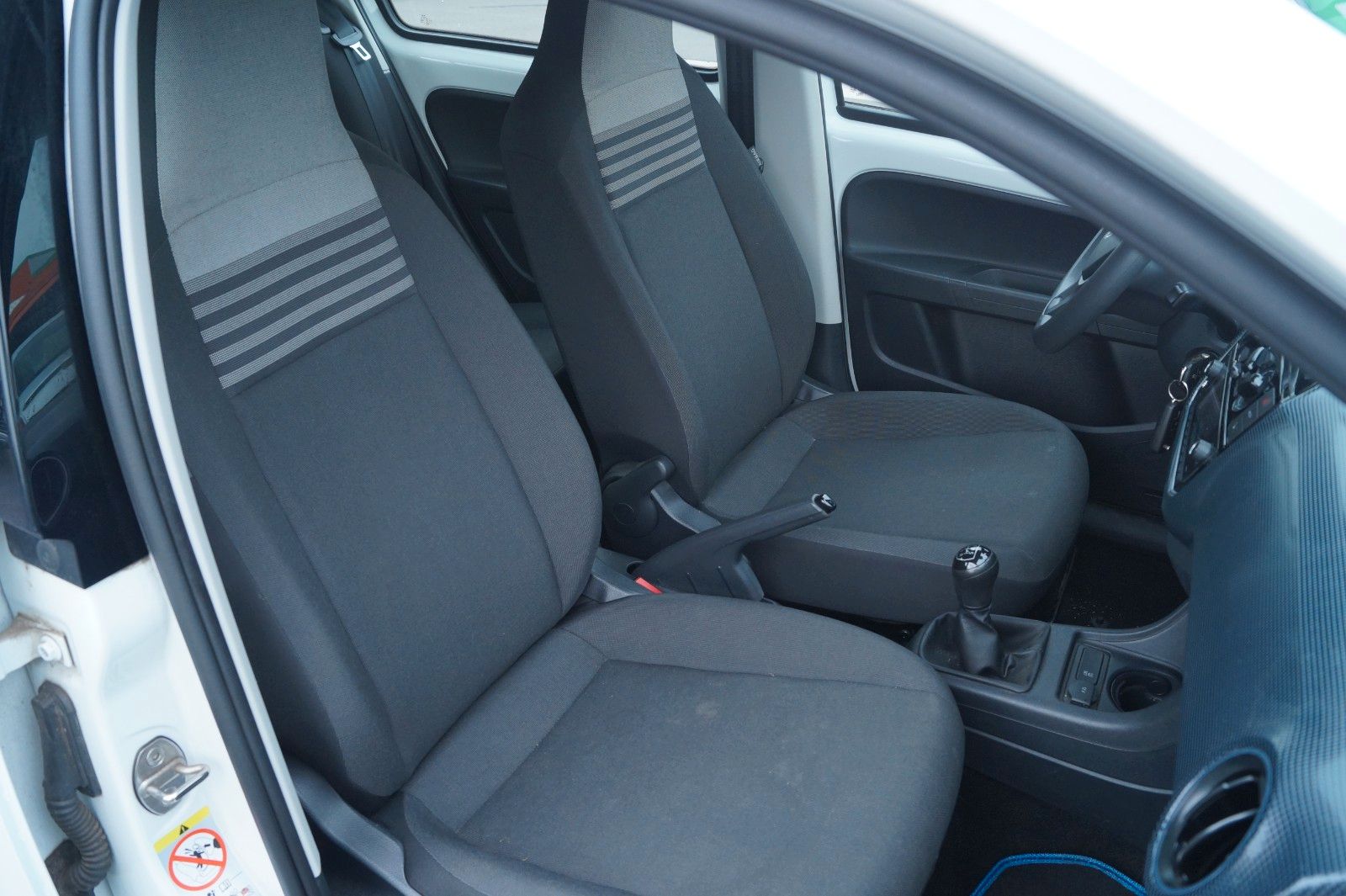 Fahrzeugabbildung Volkswagen up! 1.0 MPI 4-Türen