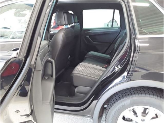 Tiguan 2.0TDI DSG R-Line Standhzg/AHK/HUD/Kamera