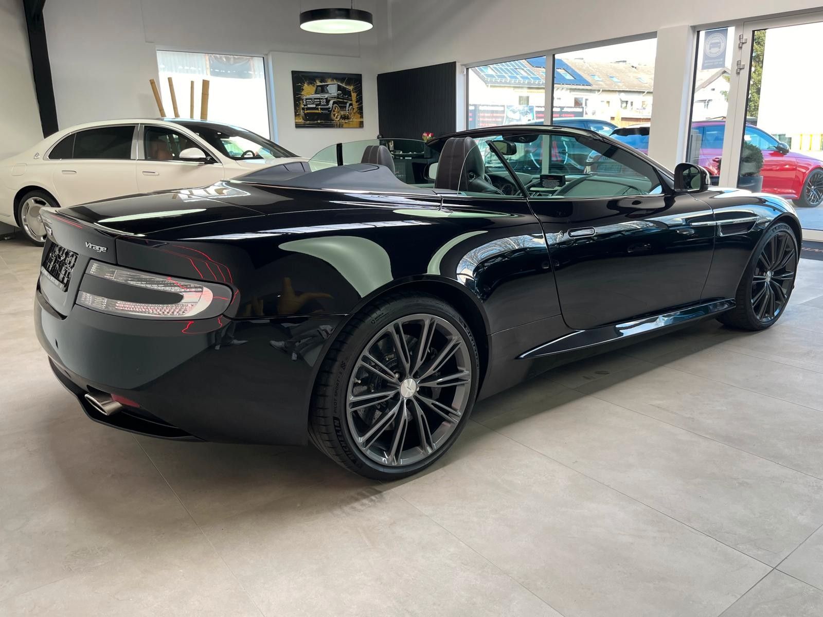 Fahrzeugabbildung Aston Martin Virage Volante V12