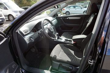 Volkswagen Passat - 9