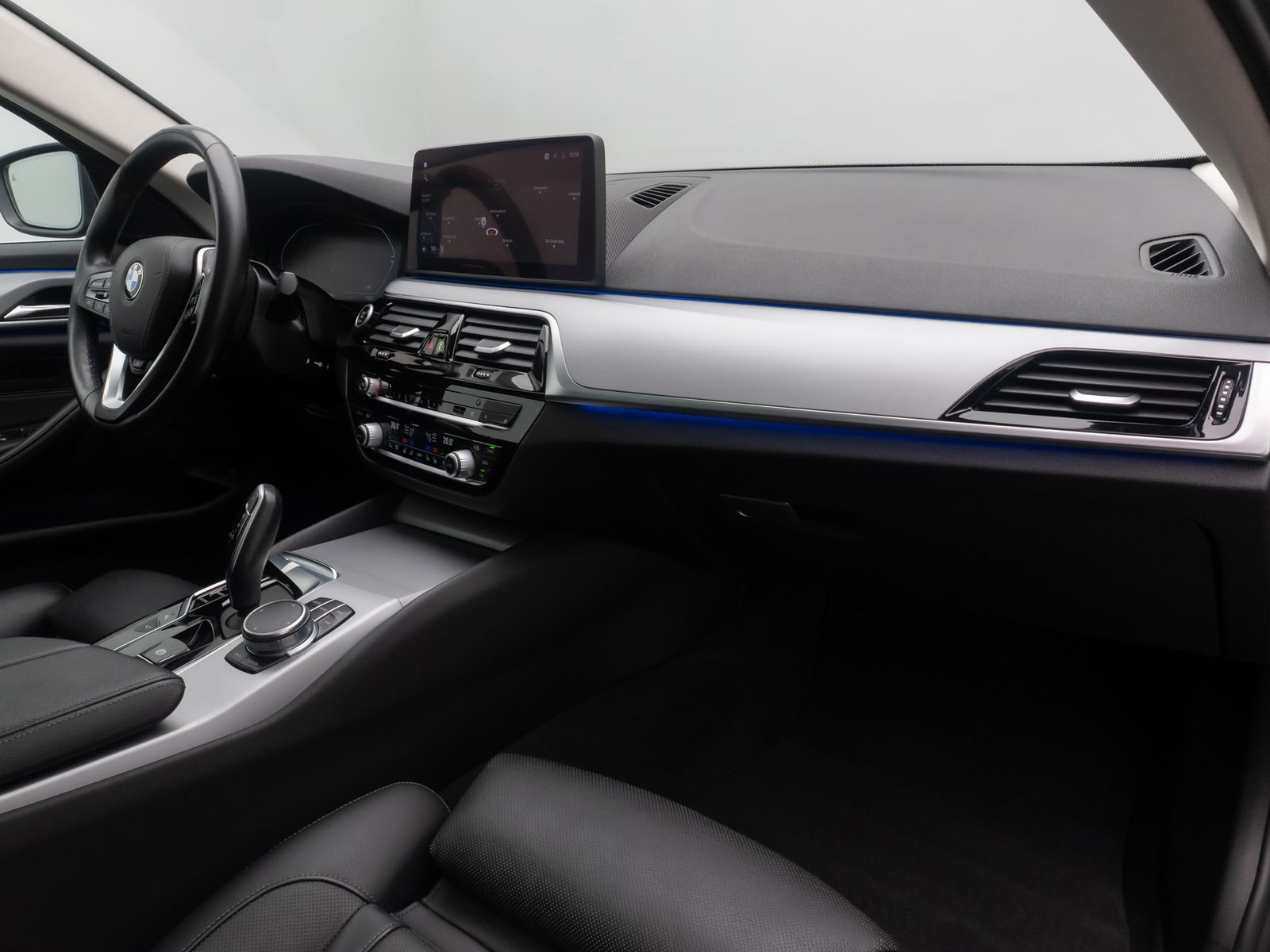 Fahrzeugabbildung BMW 530d xD 360&deg;Glasdach Laser HUD DAB HiFi SoftCl