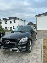 Mercedes-Benz ML 350 BlueTEC 4MATIC - - Mercedes-Benz ML 350: Schwarz, Leder