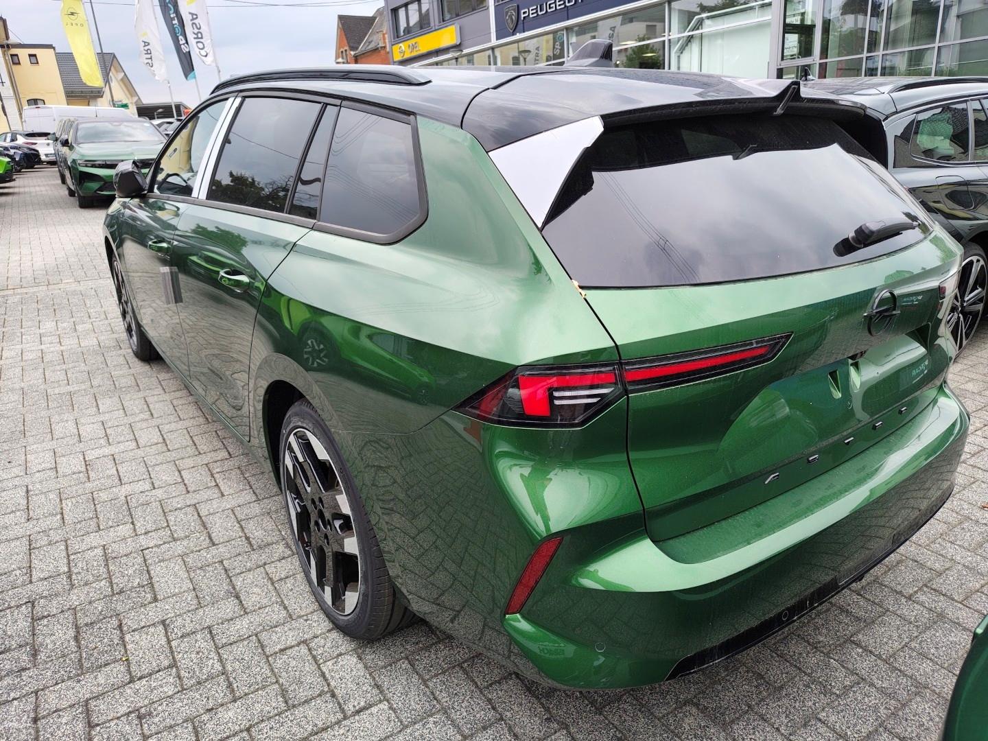Opel Astra Electric Sports Tourer