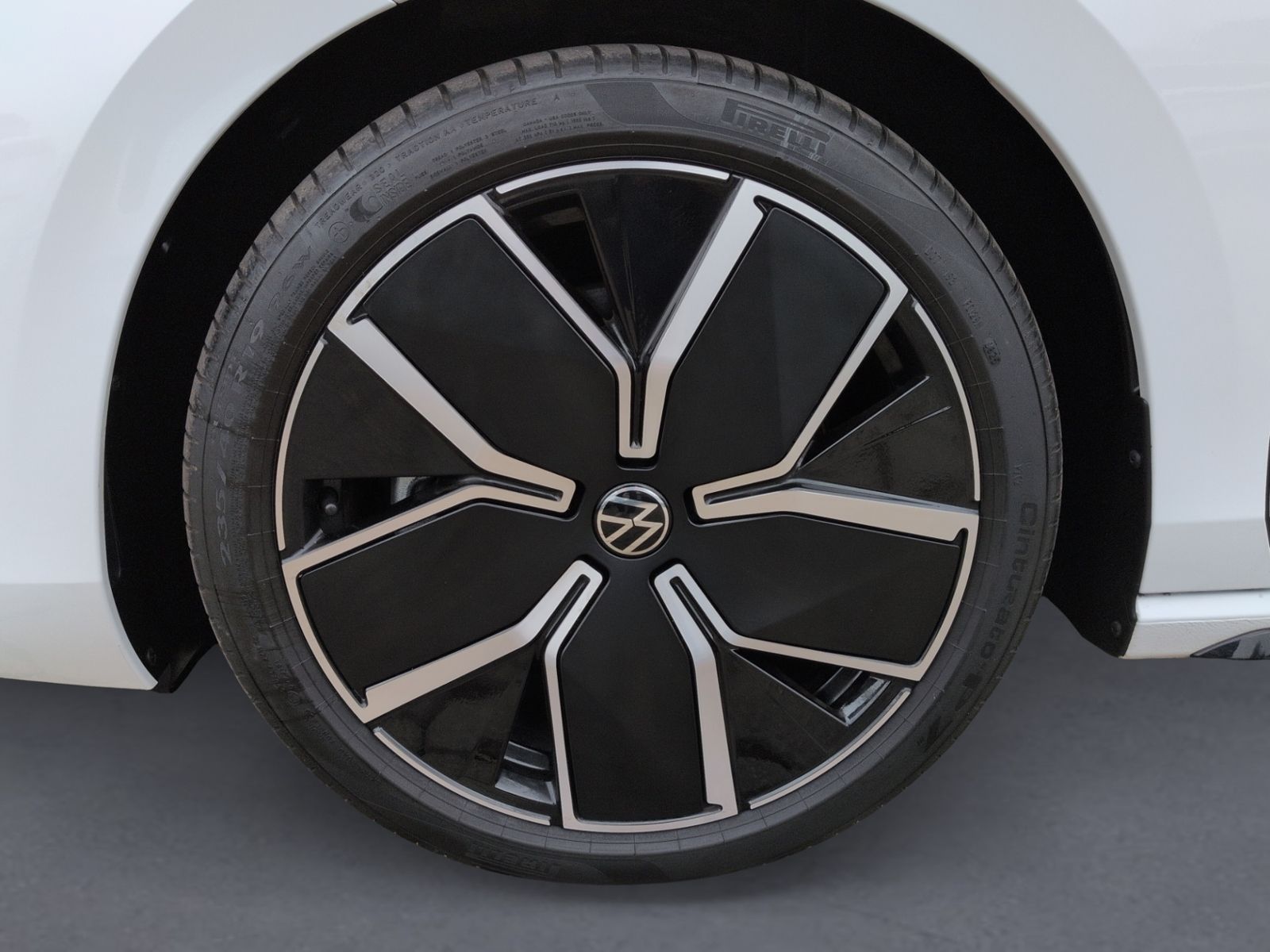 Passat R-Line 2.0 TDI 4MO DSG STHZ+PANO+AHK+