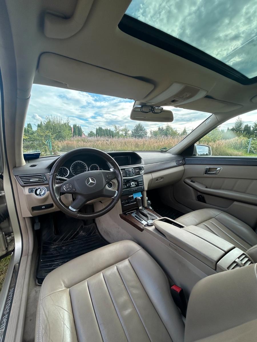 Mercedes-Benz E 220 CDI BlueEFFICIENCY Standard
