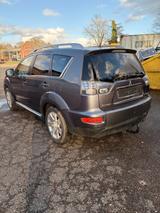 Mitsubishi Outlander 2.2 DI-D Automatik - Mitsubishi 7-Sitzer