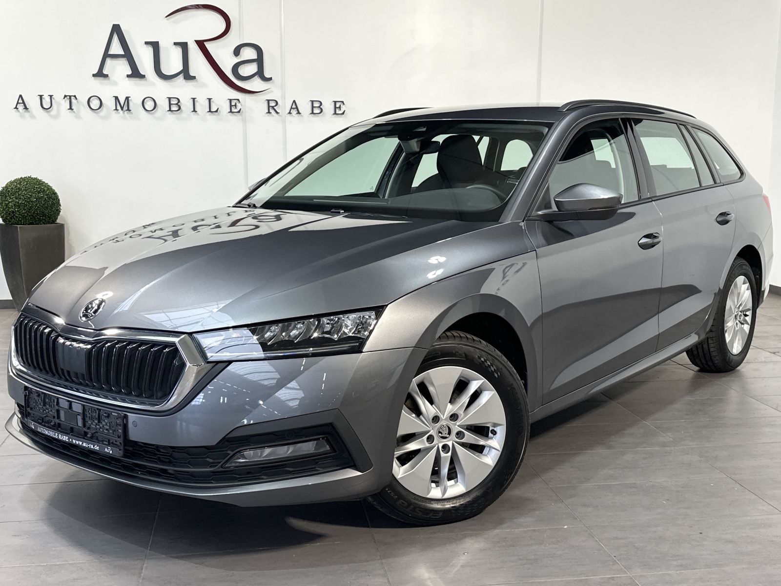 Fahrzeugabbildung SKODA Octavia Combi 2.0 TDI DSG Ambition NAV+LED+KESSY