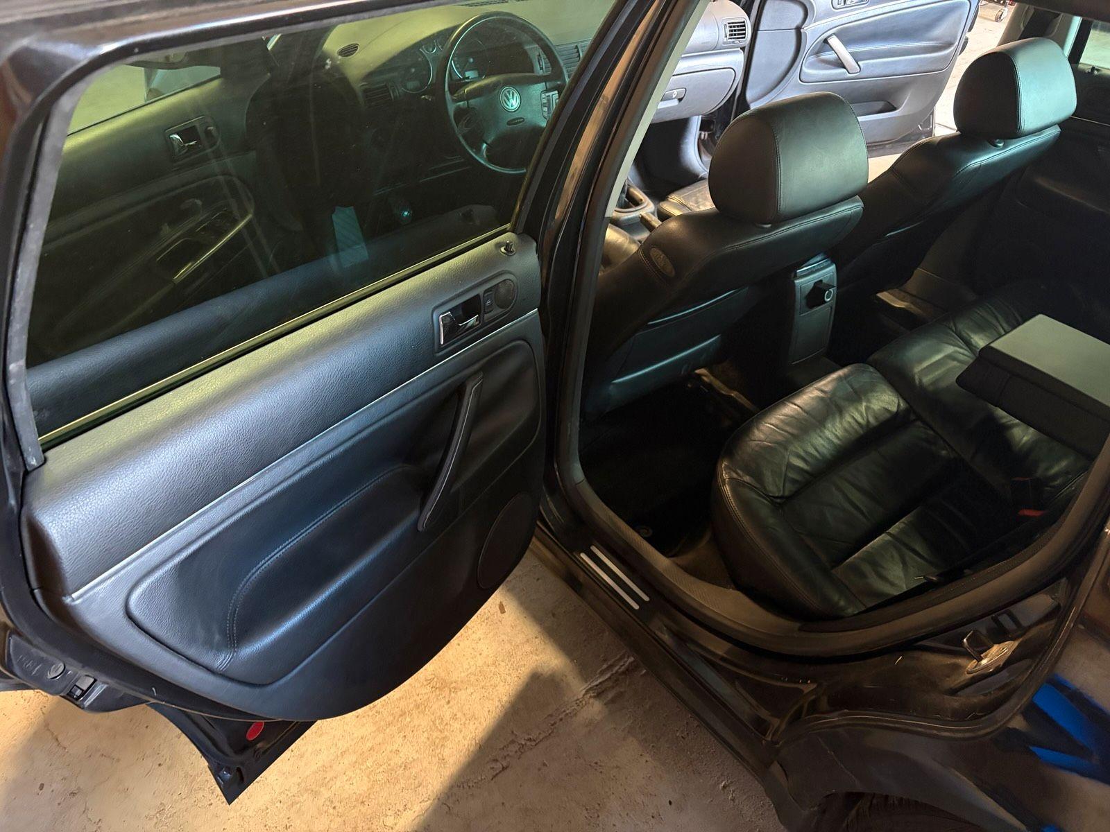Volkswagen Passat 2004 — photo 12