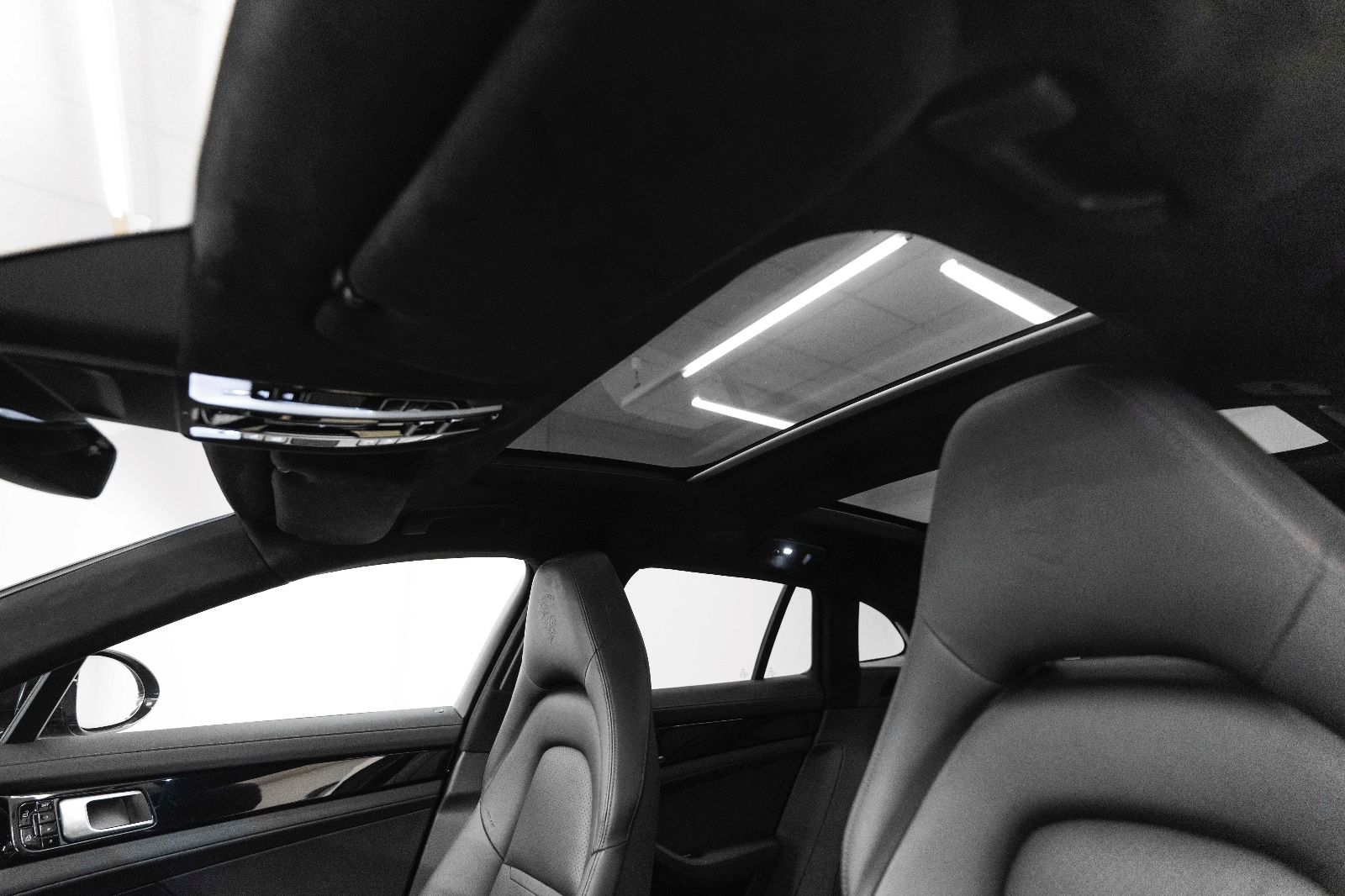 Fahrzeugabbildung Porsche Panamera Sport Turismo 4 E-Hybrid BOSE 360° LED